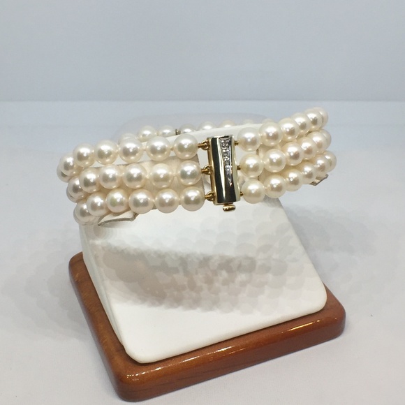 Jewelry - 14k Pearl Triple Strand Bracelet